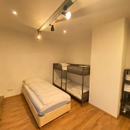 Apartment Altstadt 1 *