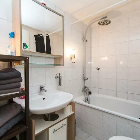 Apartment Altstadt 1 *